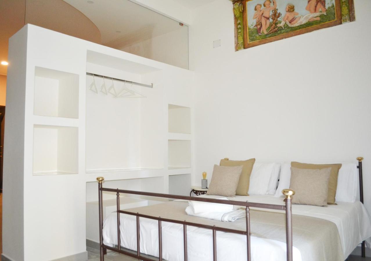 Questo Rinascimento Casa Brigitte Napoli Exterior foto