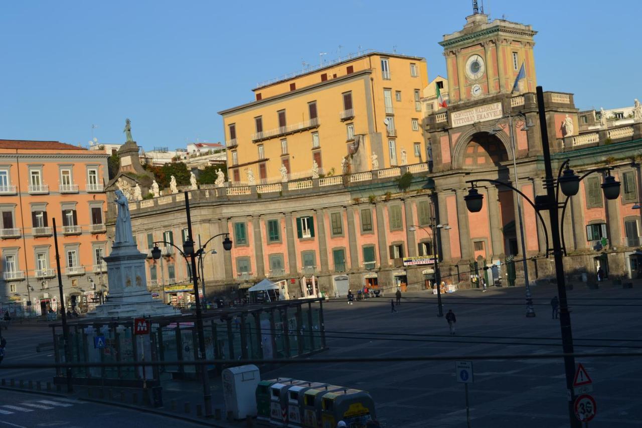 Questo Rinascimento Casa Brigitte Napoli Exterior foto