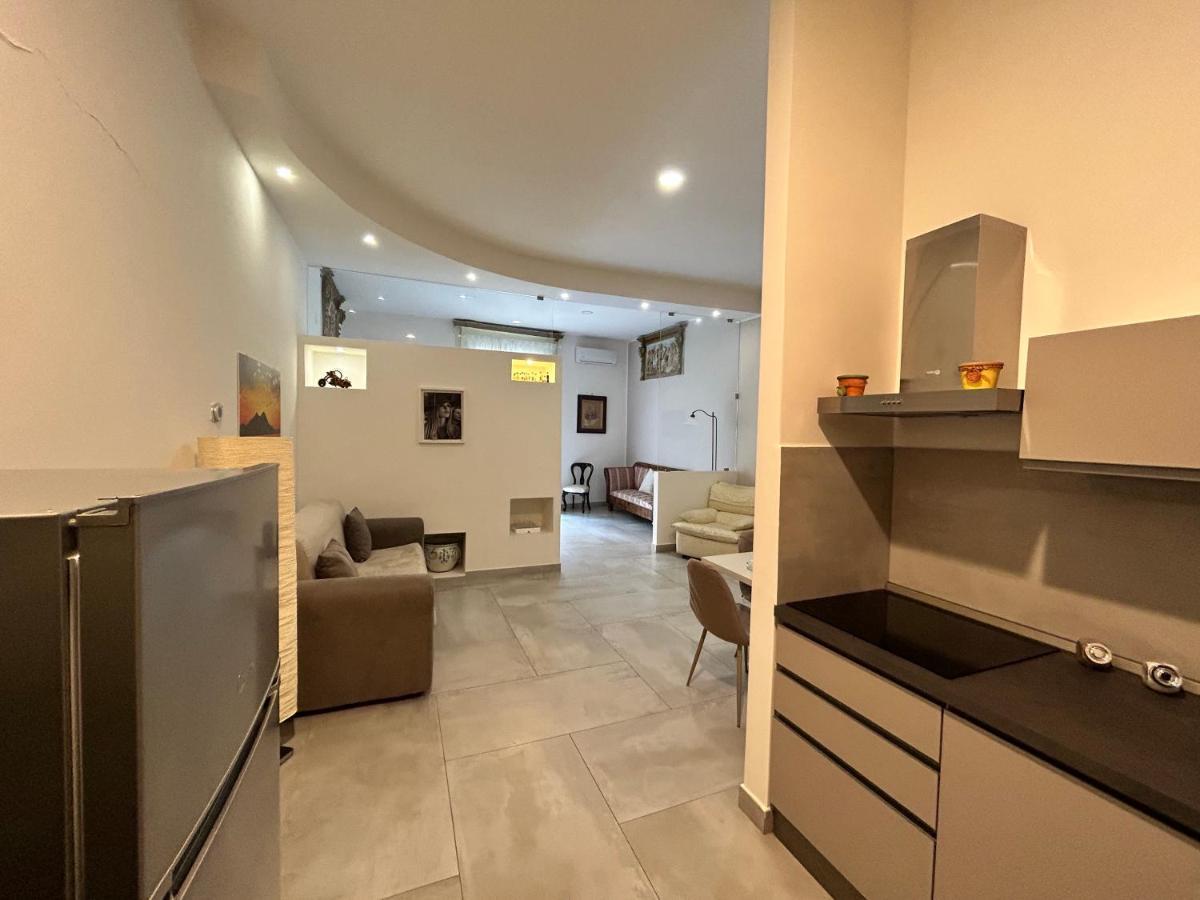 Questo Rinascimento Casa Brigitte Napoli Exterior foto